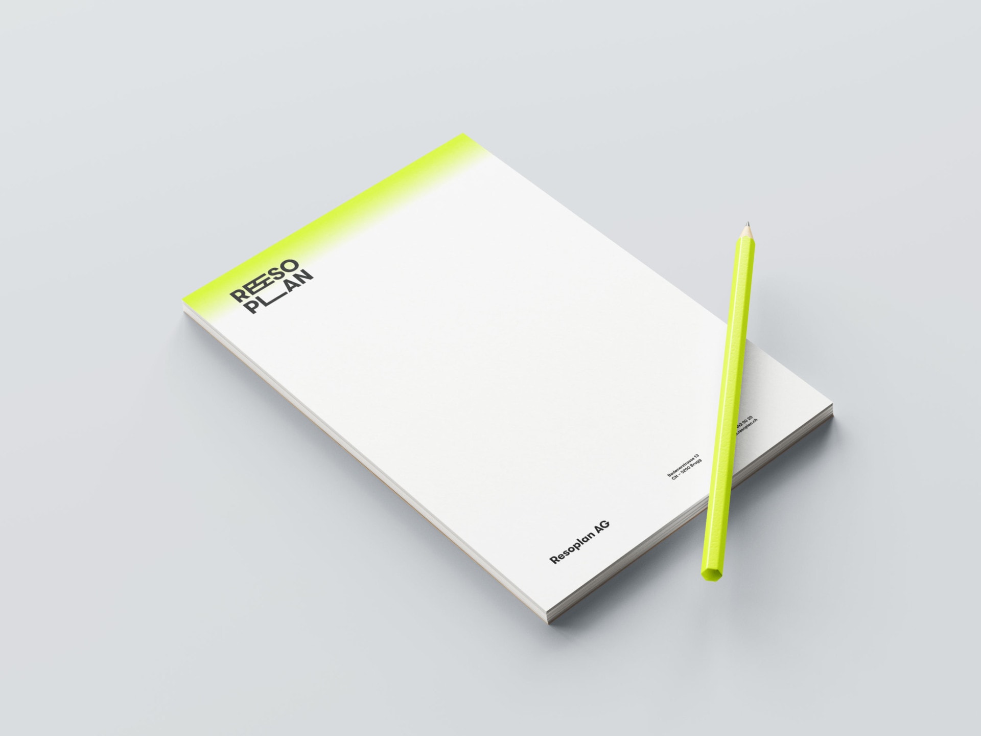 Free Notepad Mockup 4
